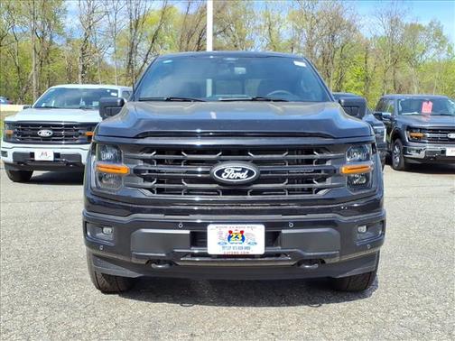 Agate Black Metallic 2026 Ford F-150 XLT