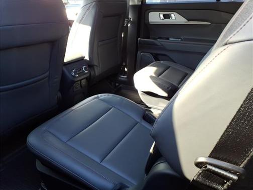 2026 Ford Explorer Active (200A)