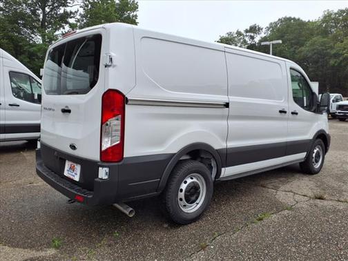 2025 Ford Transit-150 XL