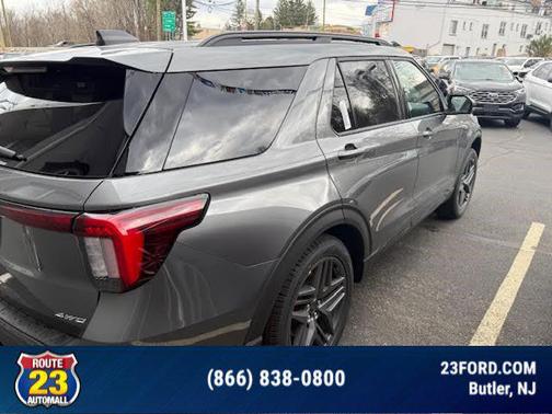Carbonized Gray Metallic 2026 Ford Explorer ST-Line