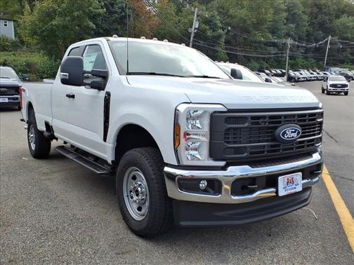 Oxford White 2027 Ford F-350 XL