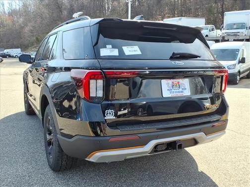 Agate Black Metallic 2026 Ford Explorer Tremor