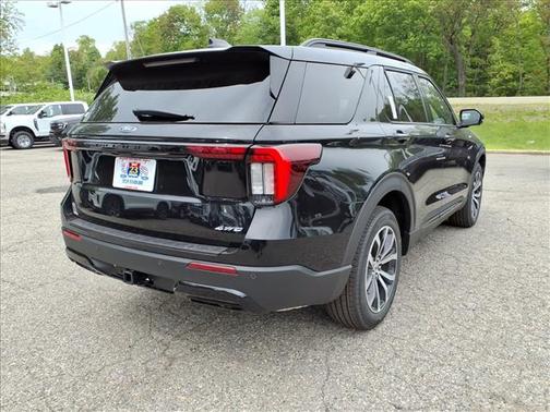 Agate Black Metallic 2026 Ford Explorer ST-Line
