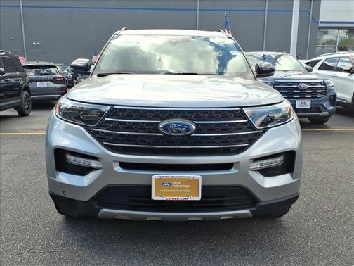 Iconic Silver Metallic 2024 Ford Explorer XLT
