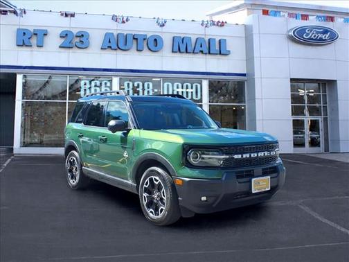 ERUPTION GREEN 2025 Ford Bronco Sport Outer Banks