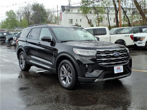 Agate Black Metallic 2025 Ford Explorer Active