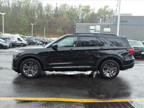 Agate Black Metallic 2025 Ford Explorer Active