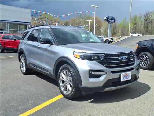 Iconic Silver Metallic 2023 Ford Explorer XLT