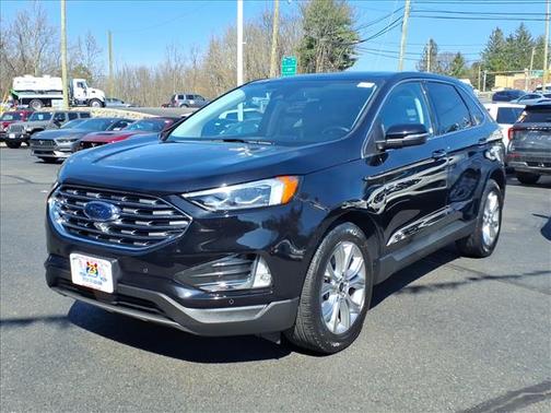 Agate Black Metallic 2023 Ford Edge Titanium