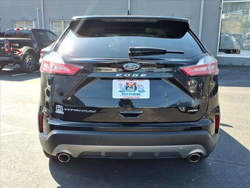 Agate Black Metallic 2023 Ford Edge Titanium