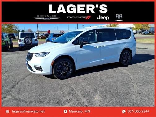 Bright White Clearcoat 2026 Chrysler Pacifica L
