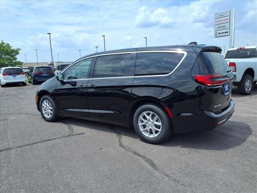 2025 Chrysler Pacifica L