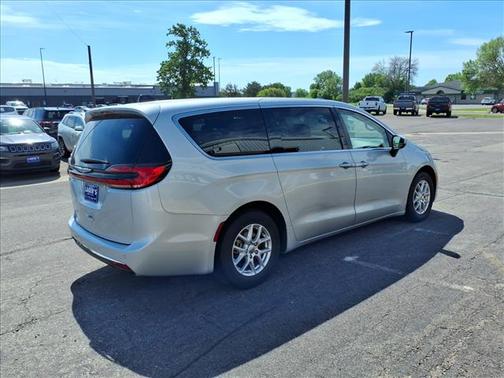 Silver Mist Clearcoat 2023 Chrysler Pacifica Touring L