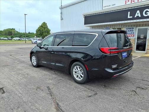 BRILLIANT BLACK C 2023 Chrysler Pacifica Touring L