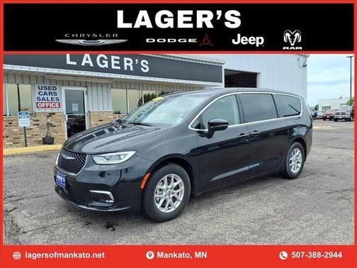 BRILLIANT BLACK C 2023 Chrysler Pacifica Touring L