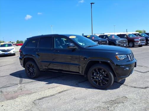 2022 Jeep Grand Cherokee Laredo