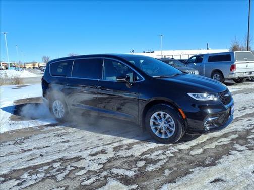 2025 Chrysler Pacifica L