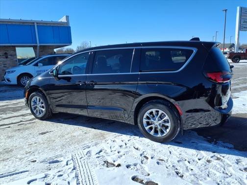 2025 Chrysler Pacifica L