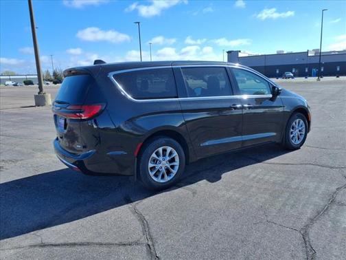 2025 Chrysler Pacifica L