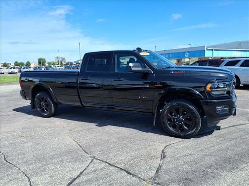 2022 RAM 3500 Limited Crew Cab 4x4 8' Box
