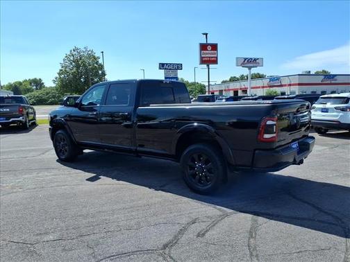 2022 RAM 3500 Limited Crew Cab 4x4 8' Box