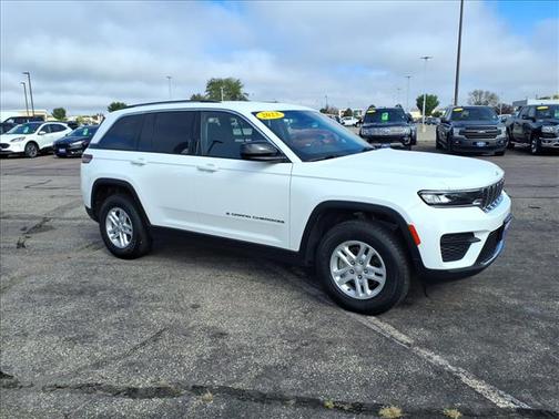 2023 Jeep Grand Cherokee Laredo