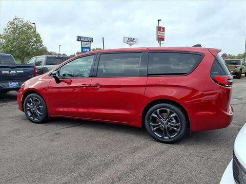 2026 Chrysler Pacifica L