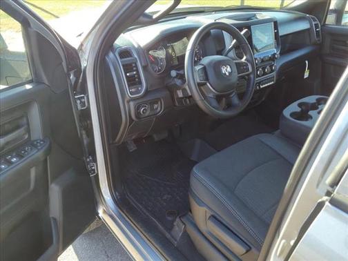 2024 RAM 3500 Tradesman Crew Cab 4x4 6'4' Box