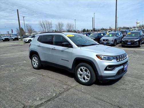 Silver Zynith Metallic Clearcoat 2024 Jeep Compass Latitude