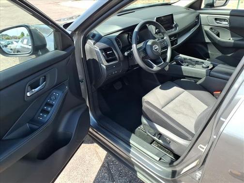 Gun Metallic 2024 Nissan Rogue SV