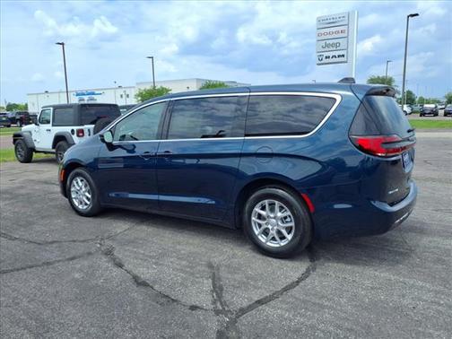 2025 Chrysler Pacifica L