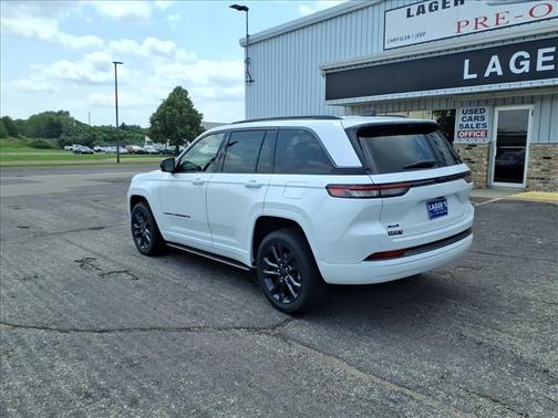Bright White Clearcoat 2026 Jeep Grand Cherokee Limited