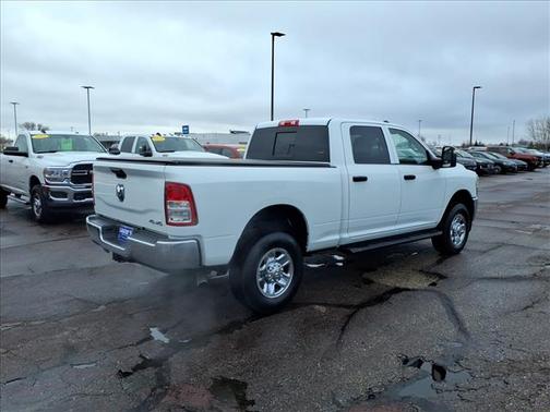 2024 RAM 2500 Tradesman Crew Cab 4x4 6'4' Box