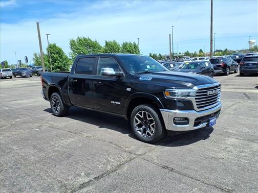 Diamond Black Crystal Pearlcoat 2026 RAM 1500 Laramie
