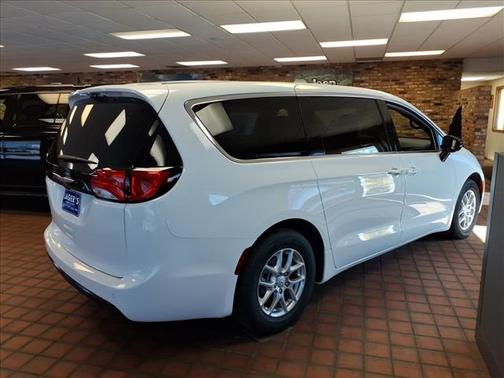 2026 Chrysler Voyager LX