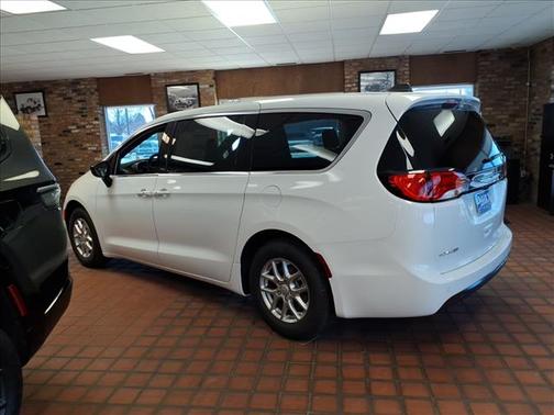 2026 Chrysler Voyager LX