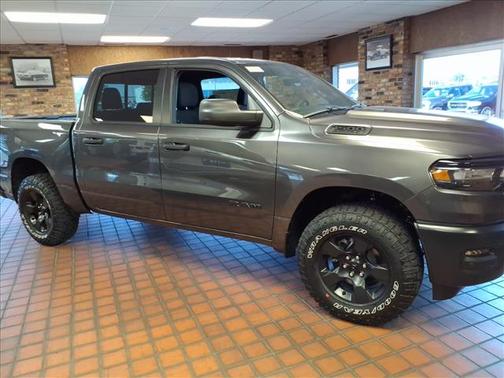 2026 RAM 1500 Warlock Crew Cab 4x4 5'7' Box