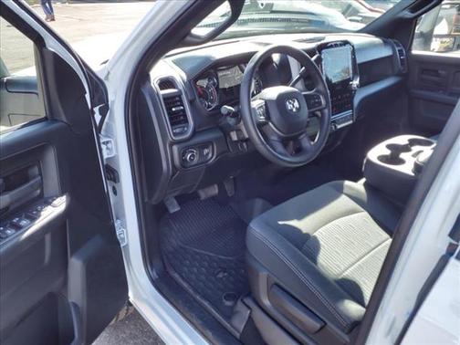 2024 RAM 2500 Tradesman Crew Cab 4x4 6'4' Box