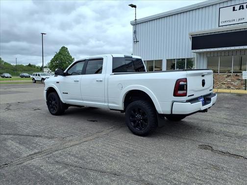Bright White Clearcoat 2022 RAM 2500 Laramie Crew Cab 4x4 6'4' Box