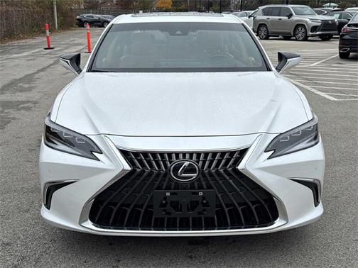 2025 Lexus ES 300h Ultra Luxury