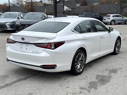 2025 Lexus ES 300h Ultra Luxury