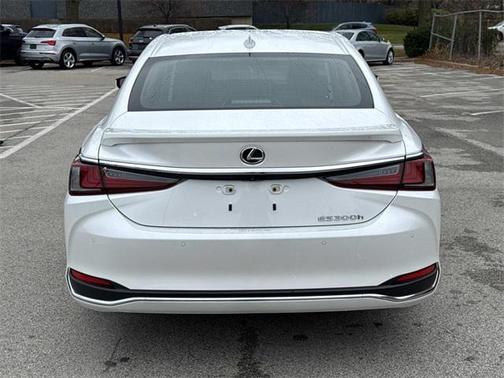 2025 Lexus ES 300h Ultra Luxury