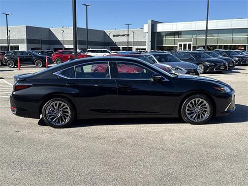 2025 Lexus ES 300h Ultra Luxury