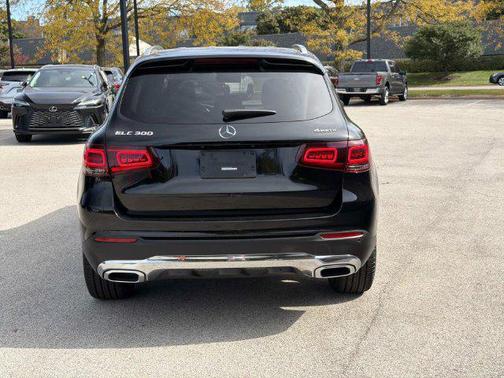 Black 2022 Mercedes-Benz GLC 300 4MATIC