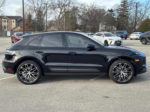 2022 Porsche Macan Base