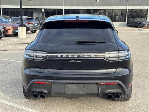2022 Porsche Macan Base
