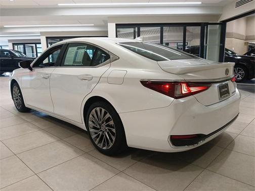 2024 Lexus ES 300h Ultra Luxury