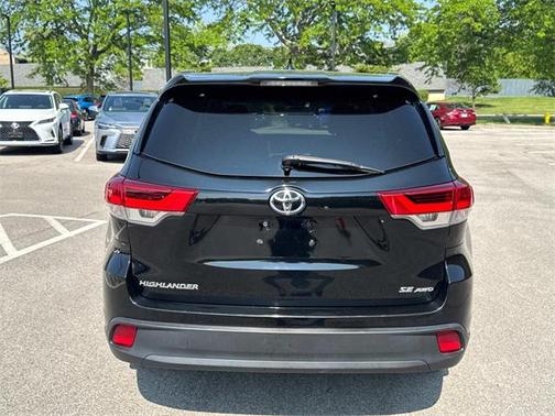 2018 Toyota Highlander SE