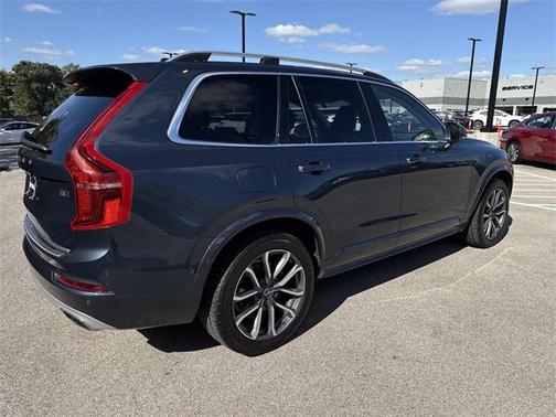 2019 Volvo XC90 T6 Momentum