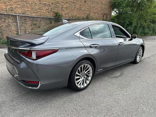 2021 Lexus ES 300h Luxury